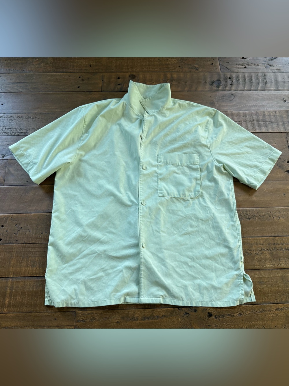 men’s lululemon button down polo shirt, size large